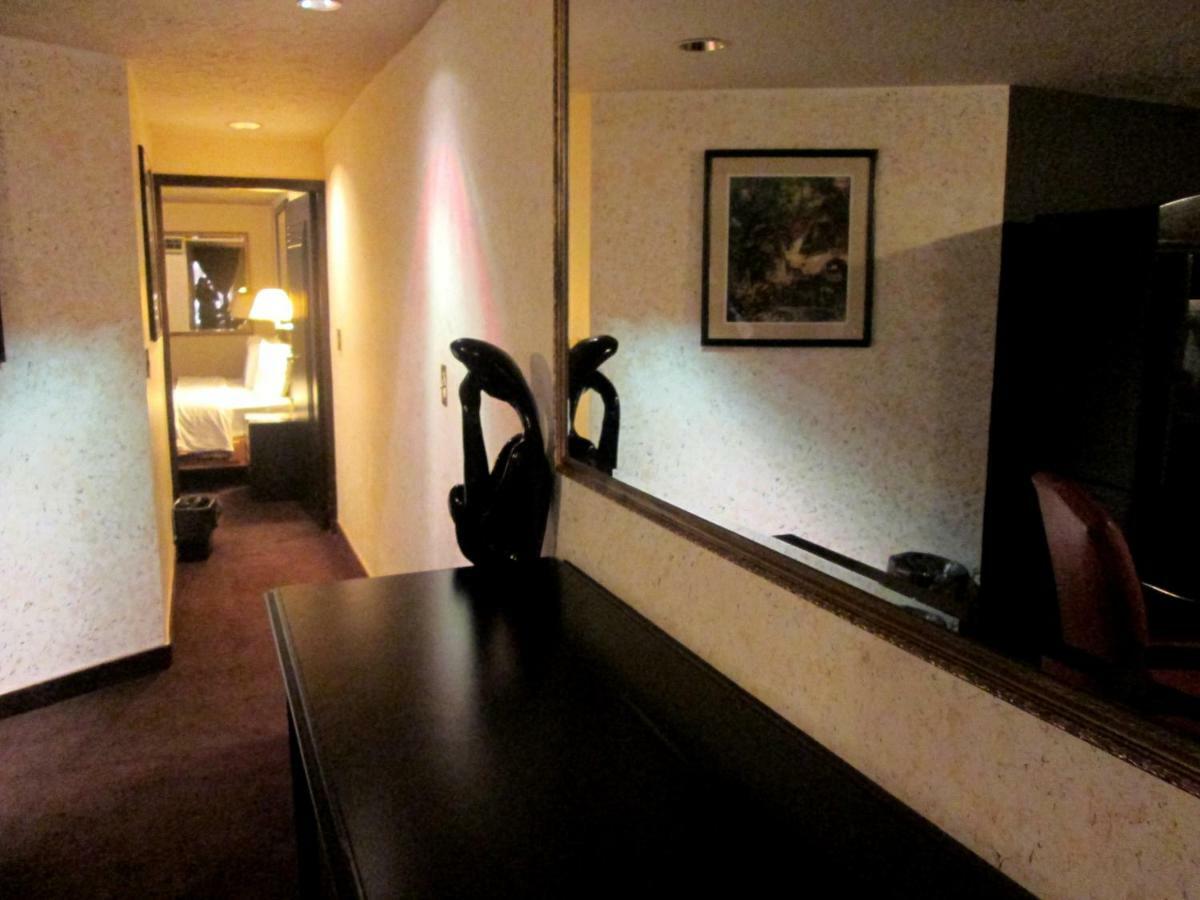 Hotel Fiesta Tijuana Buitenkant foto