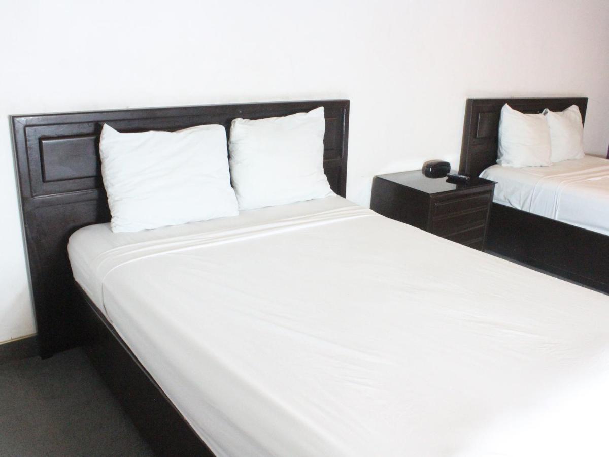 Hotel Fiesta Tijuana Buitenkant foto